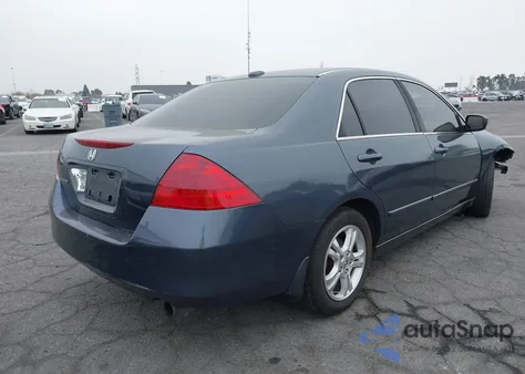 2006 Honda Accord 2.4 Ex z USA, uszkodzony, nr VIN 1HGCM56806A182749